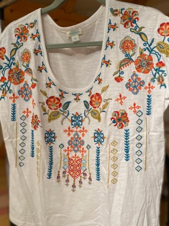 Sundance Tops - Sundance White Short Sleeve Boho Embroidered top beautiful colors sz L Excellent